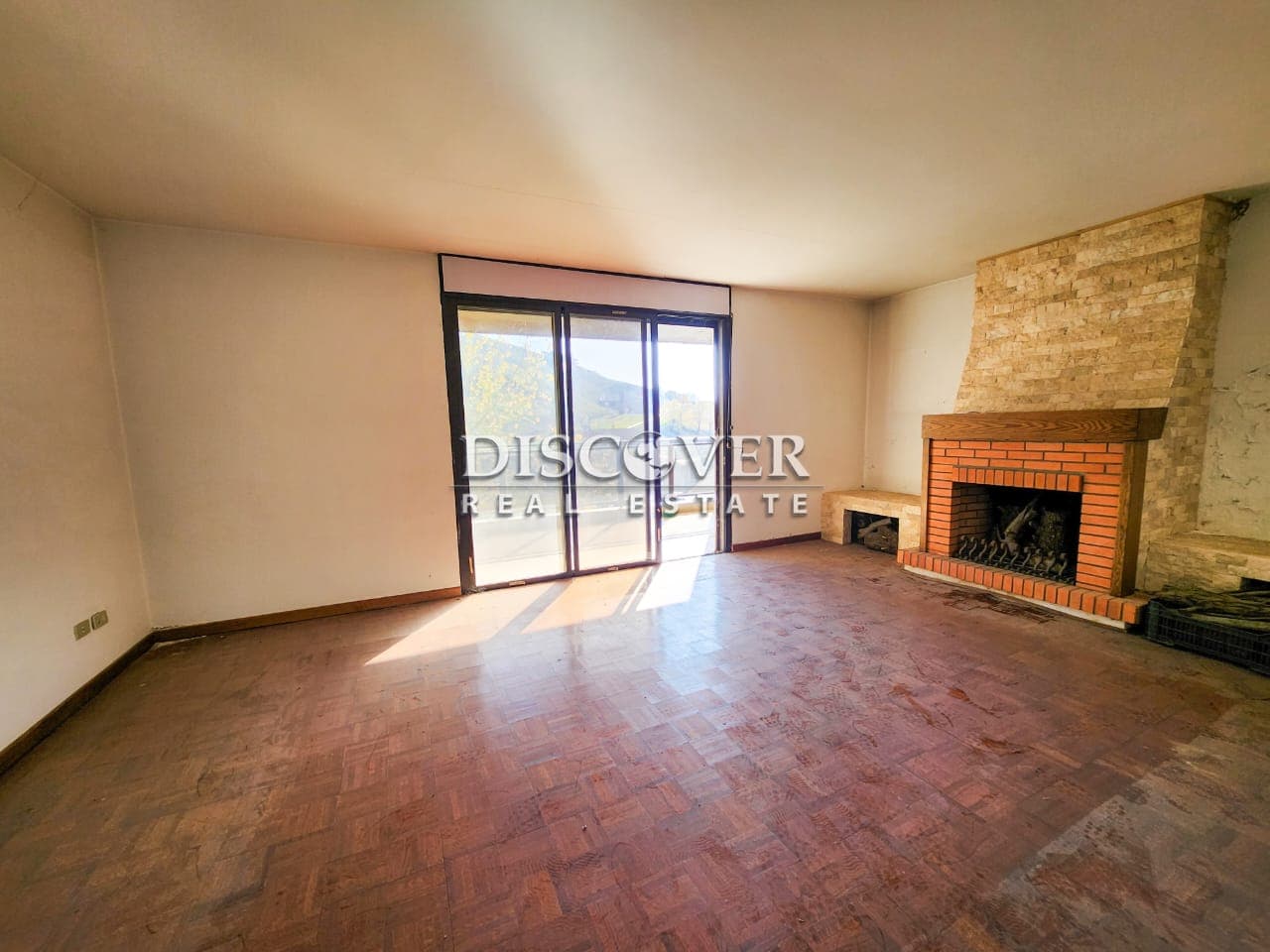 NEXT TO SKI SLOPES - Chalet for sale