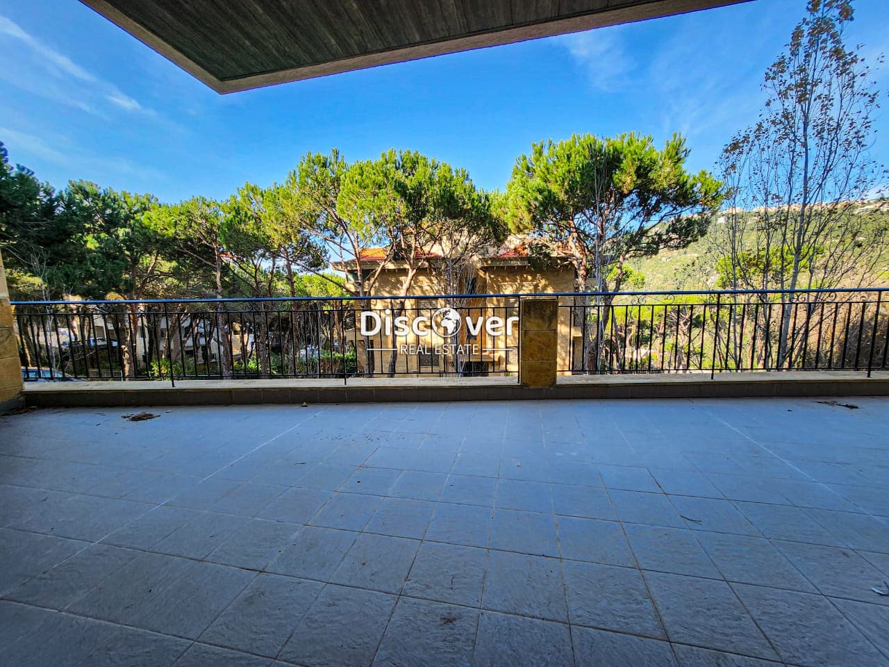Terrace & Garden Apartment for Sale in Baabdat