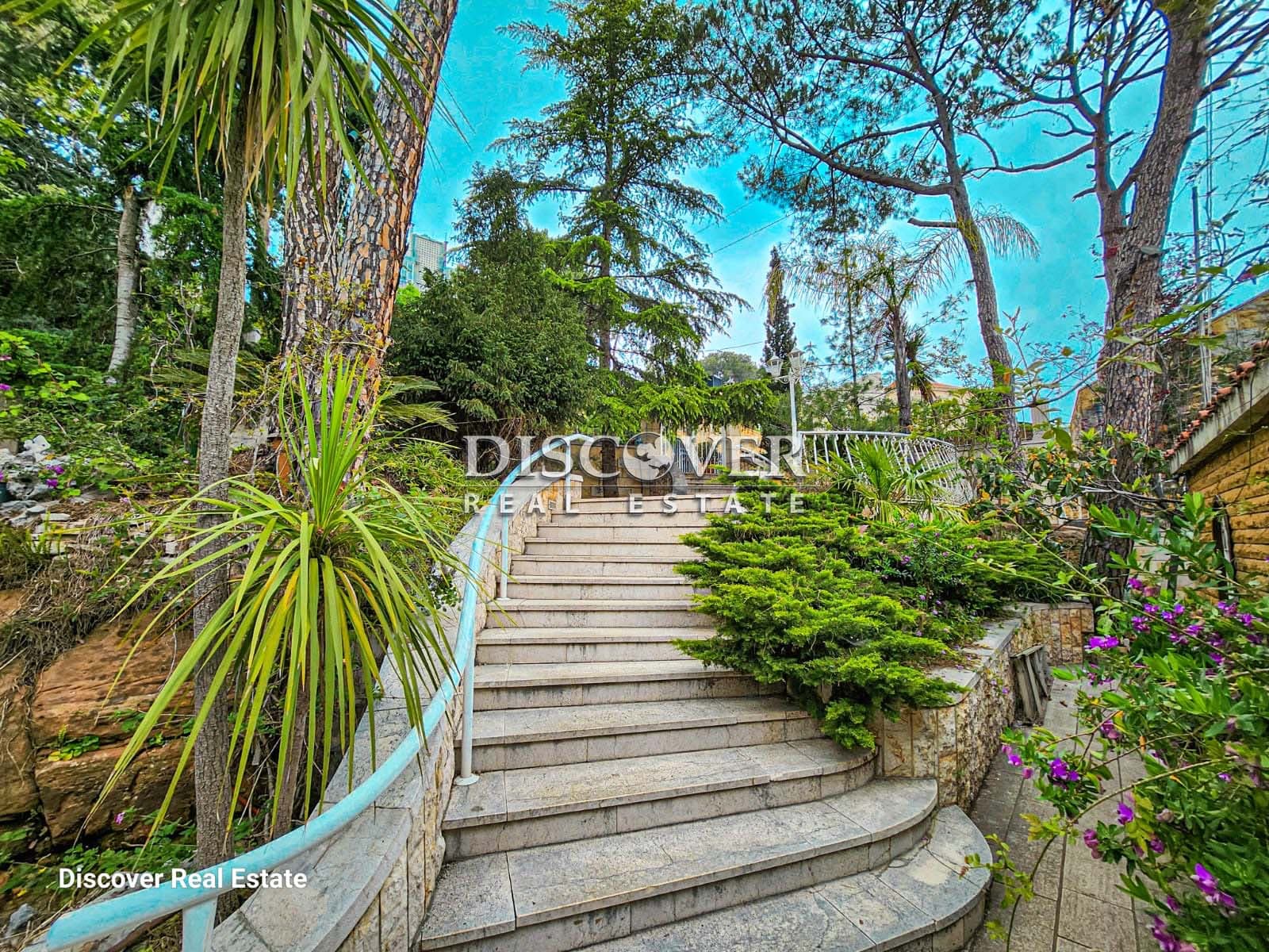 Ideal Investment with Tons Of Potential Villa in Broummana