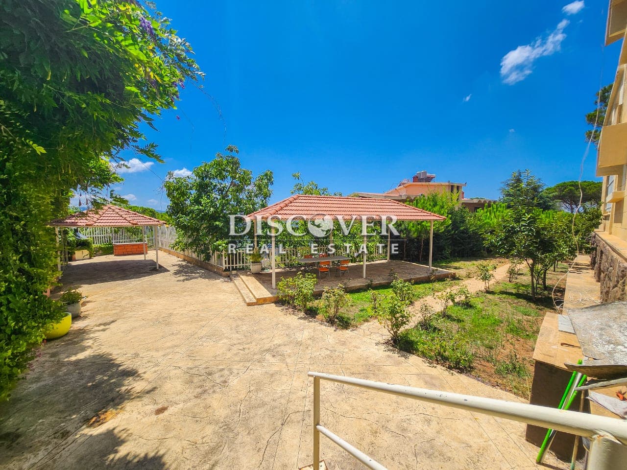Villa for sale in Baabdat