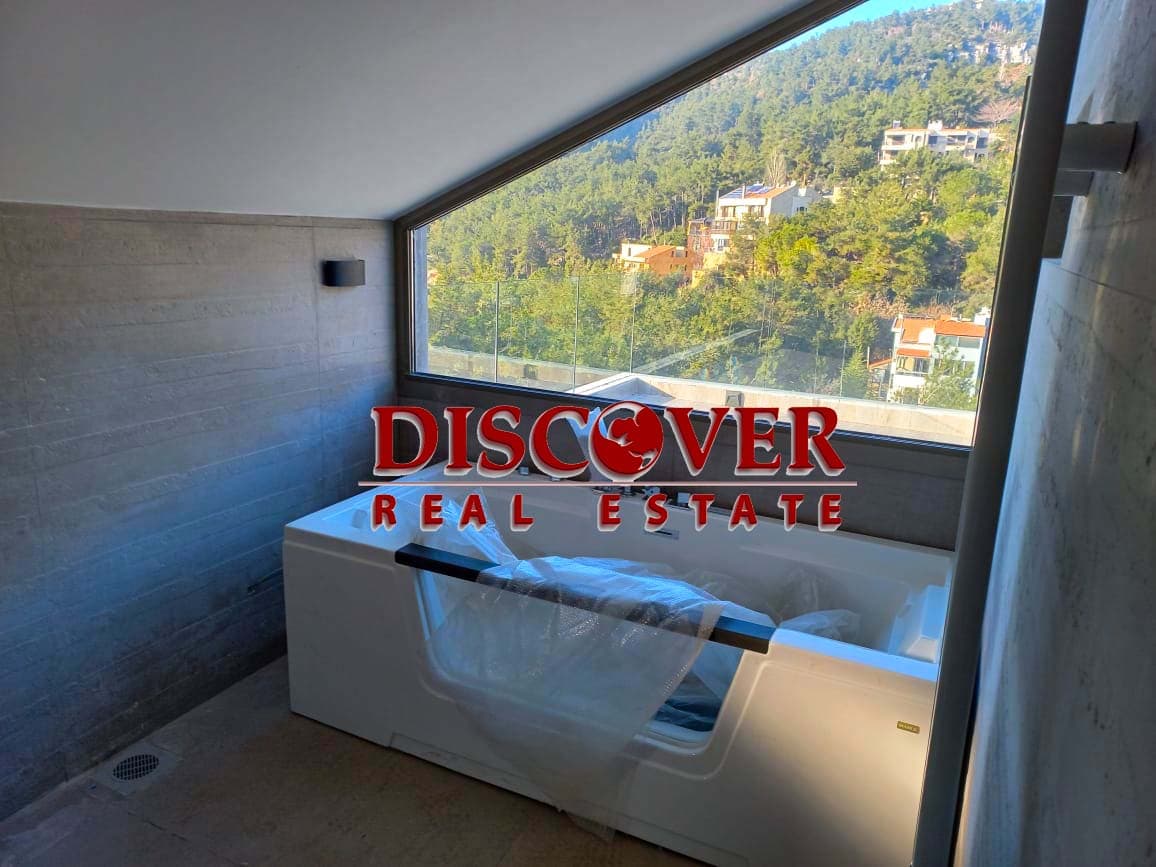 Luxurious Duplex for sale in Baabdath