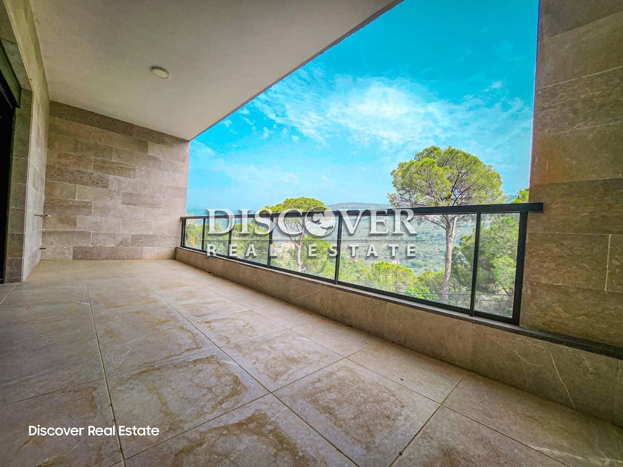 Classic Apartment for sale with Terrace in Baabdat