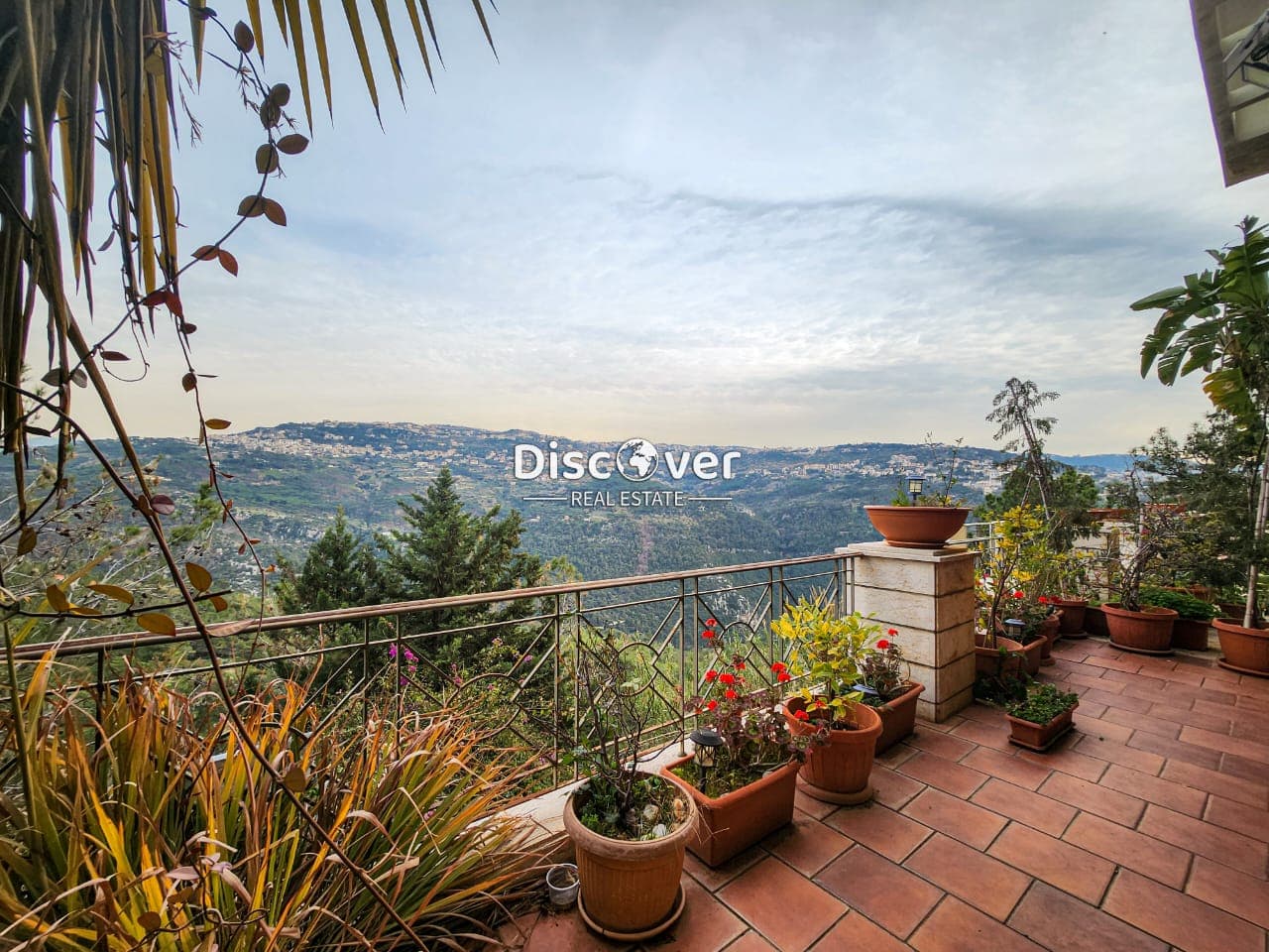 Neo-Classical Townhouse For sale in Monteverde